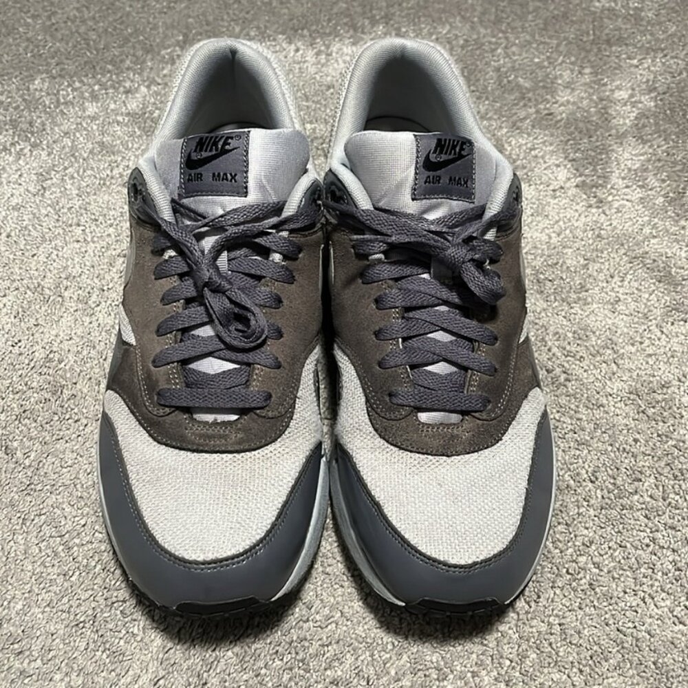Nike Air Max 1 Essential Shoes Size 13 Wolf Grey - Picture 2 of 7